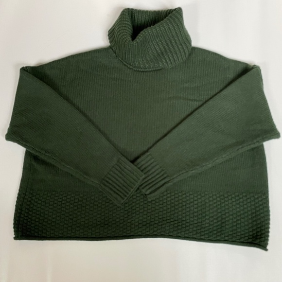 Madewell Cropped Boxy Turtleneck Sweater M Forest Green Minimalist Quiet Luxury - Picture 3 of 12